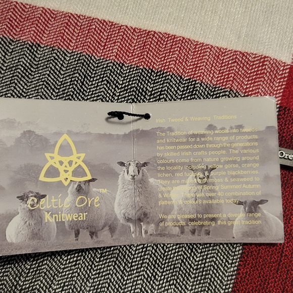 New Celtic Ore Wrap Scarf - Picture 9 of 13